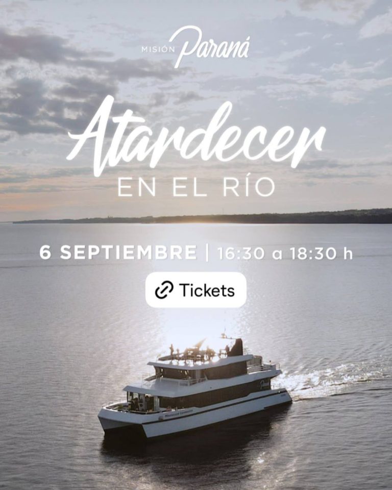 Atardecer en el Río en el Catamarán Misión Paraná